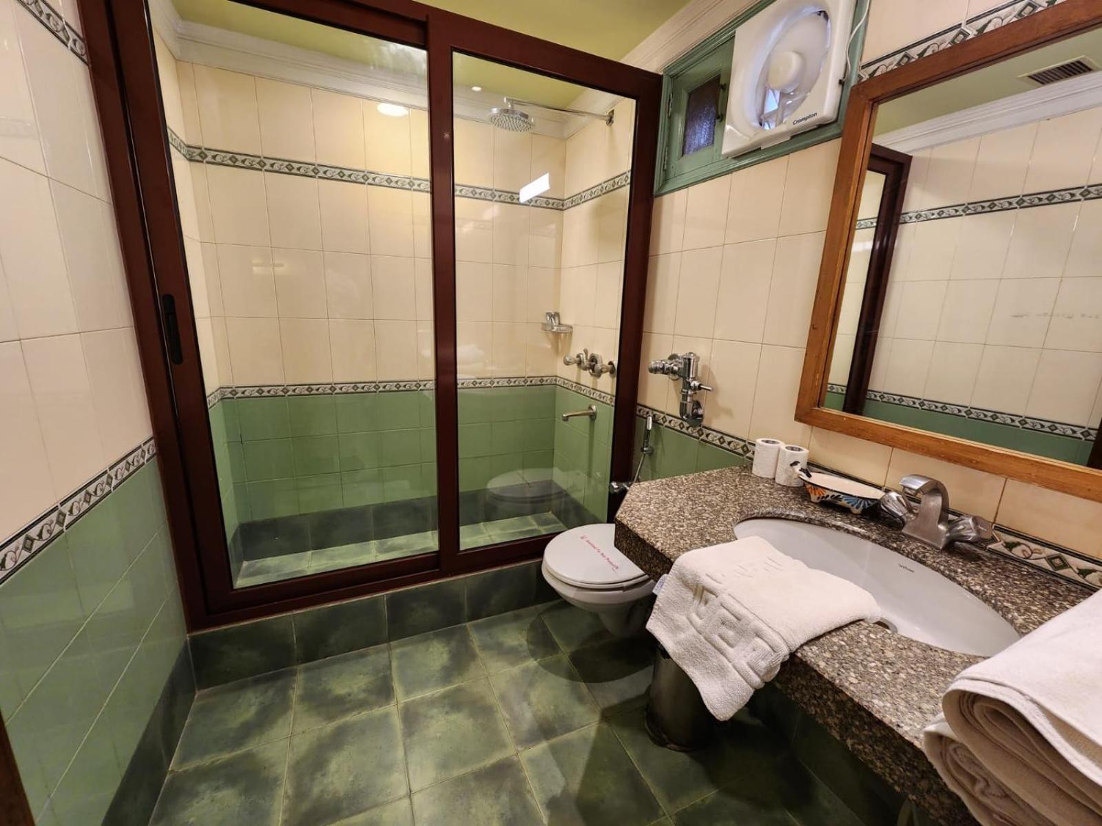 Palace On Ganges - Heritage Hotel Varanasi Luaran gambar