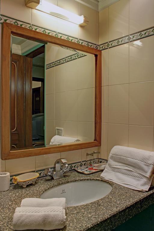 Palace On Ganges - Heritage Hotel Varanasi Luaran gambar